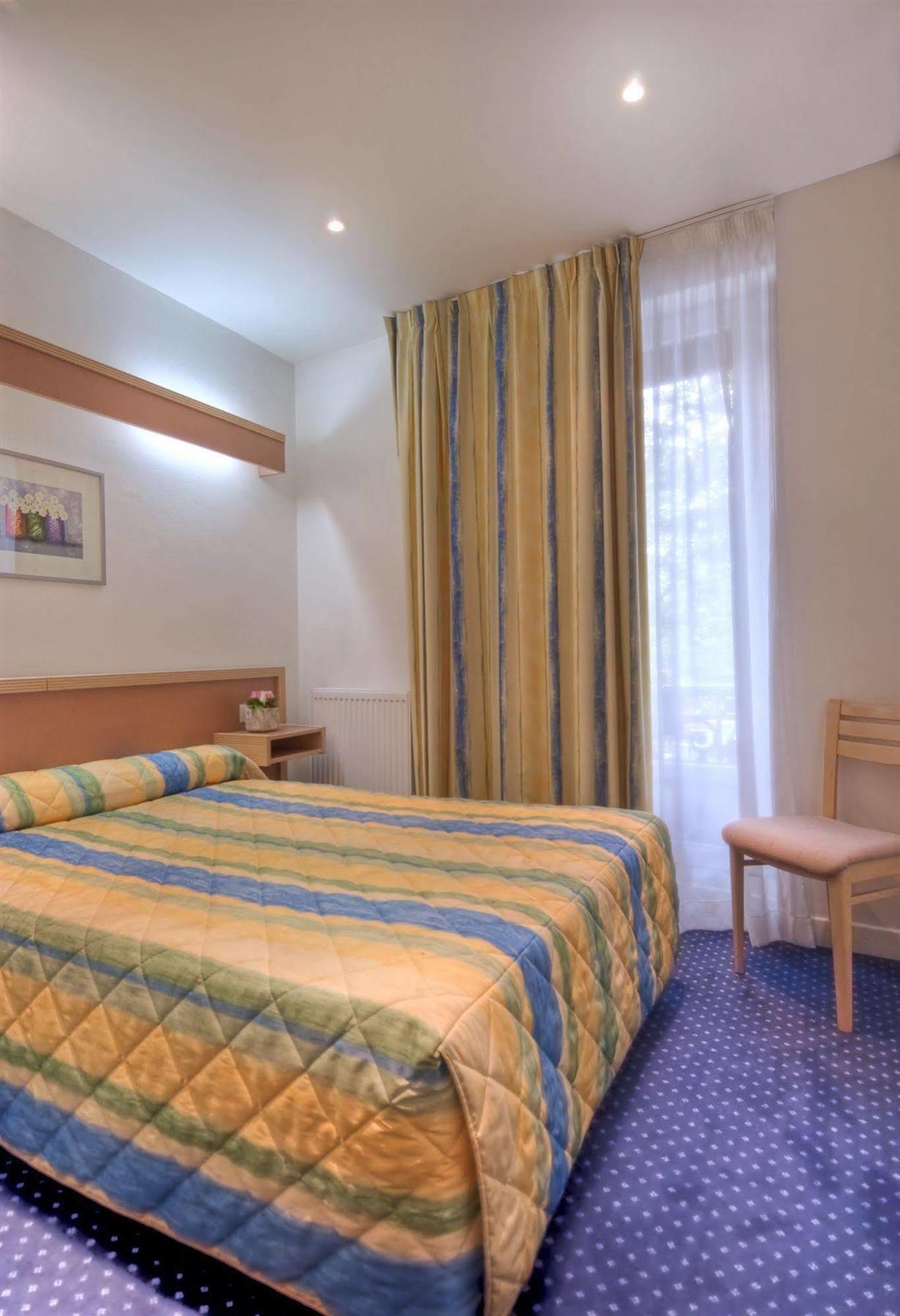 Hotel Edgar Quinet Paris