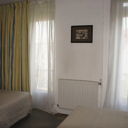 Edgar Quinet 2* Parigi
