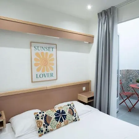 Hotel Edgar Quinet Parigi