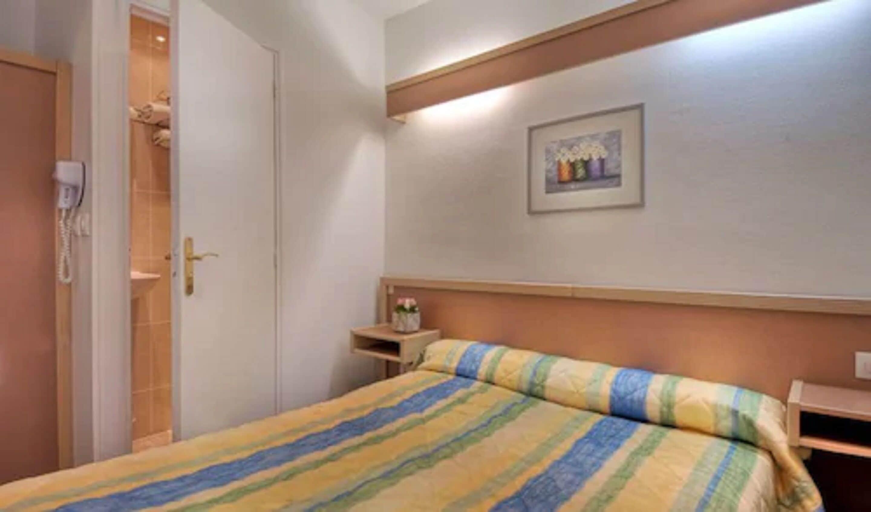 Edgar Quinet 2* Paris