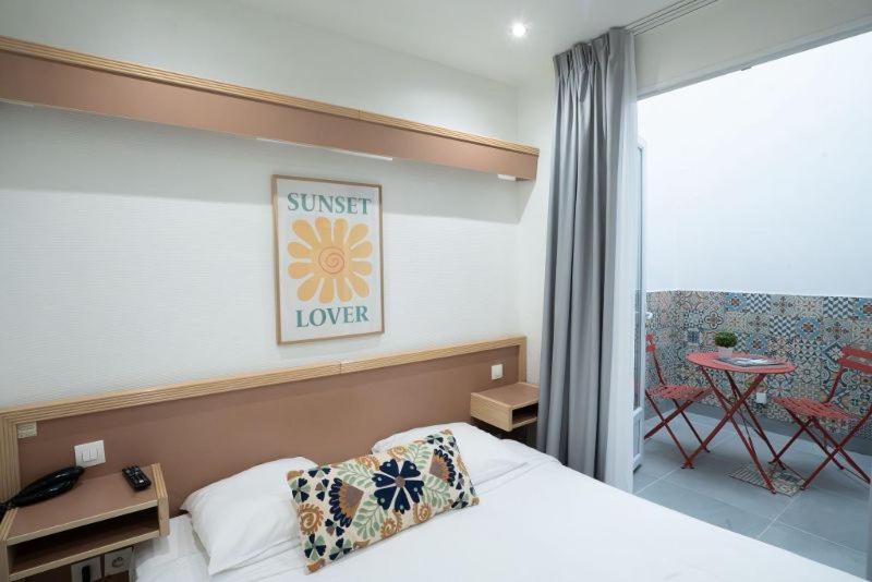 Hotel Edgar Quinet Parigi