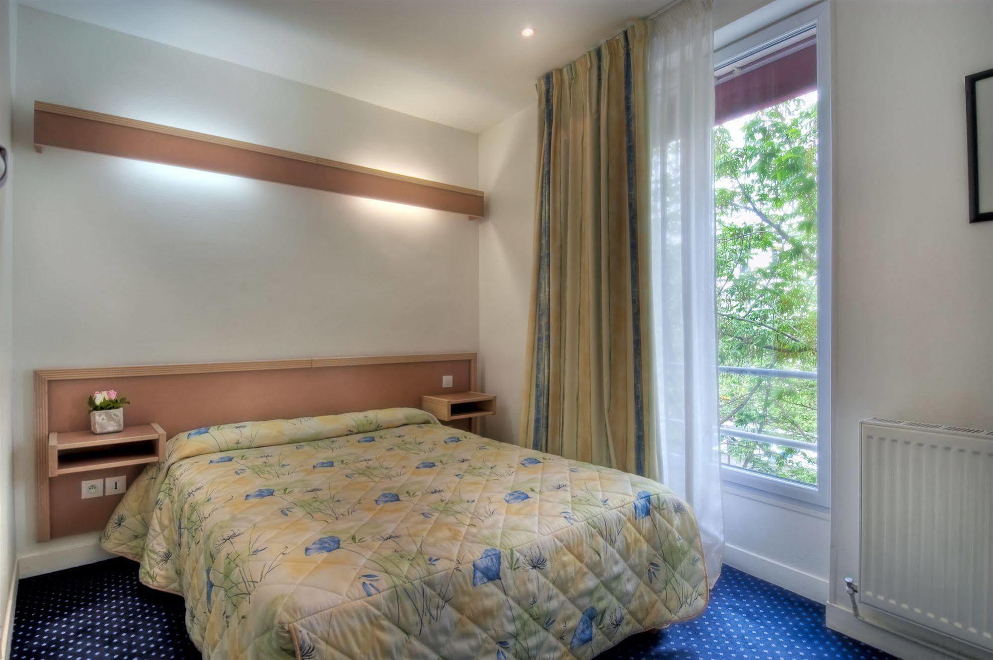 Edgar Quinet 2* Paris